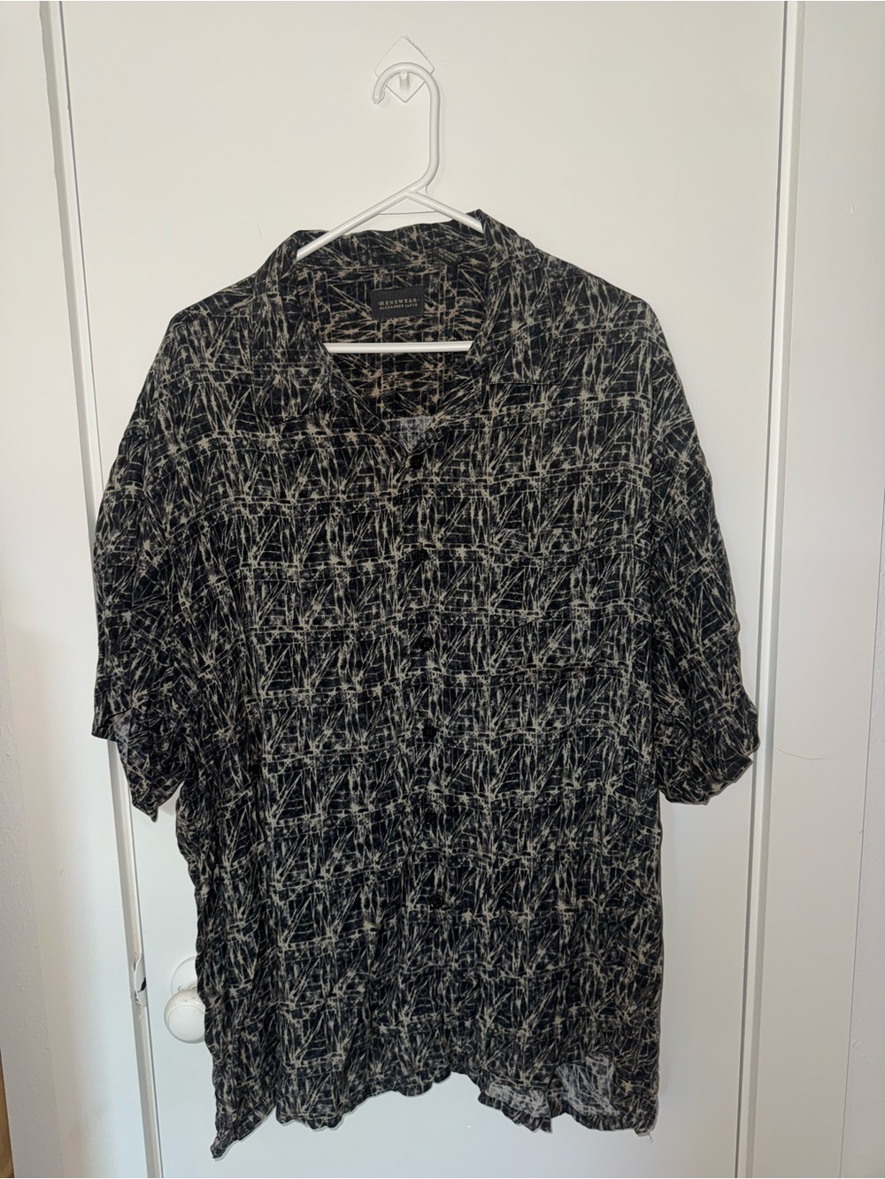 Men's Black Patterned Short-Sleeve Shirt